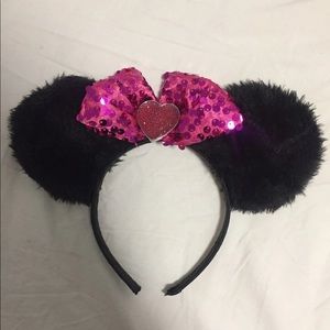 Minnie mouse ears